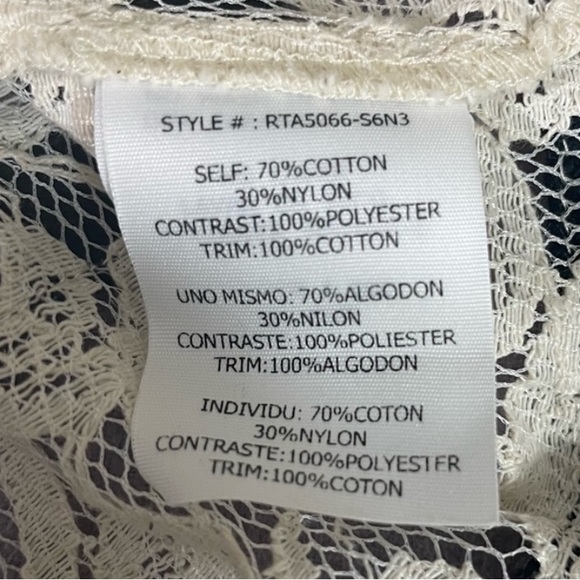 Ryu Cream Lace w/ Black Trim Long Sleeve Pleated Back Blouse - Picture 7 of 8